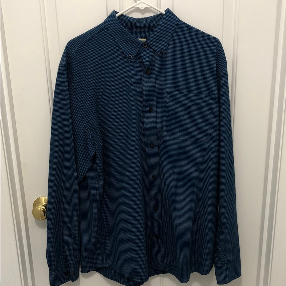 Men's LLBean Blue and Black Button-Down Long Sleeve Shirt